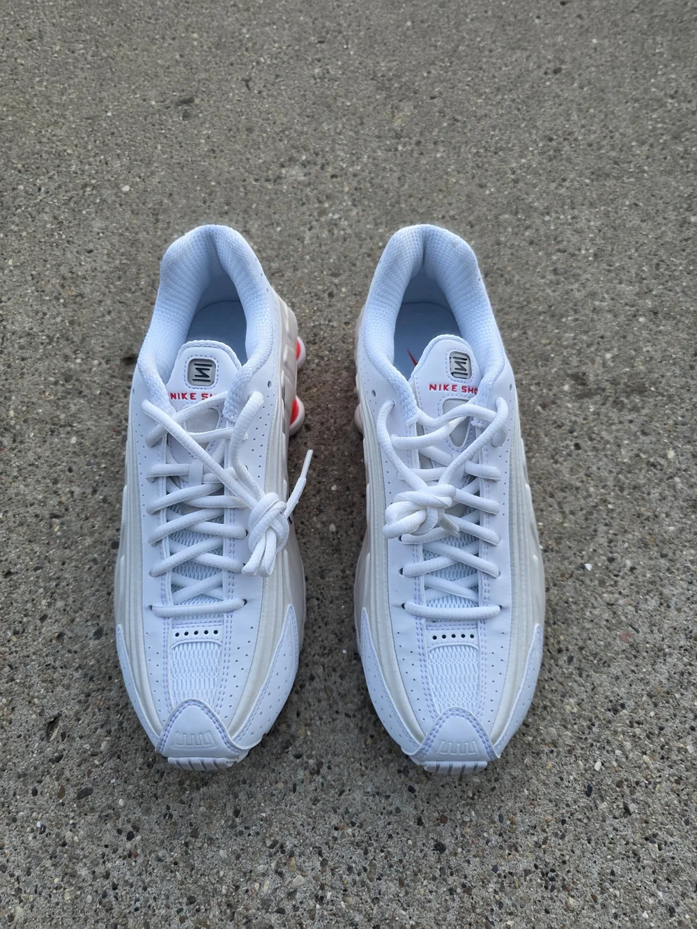 Nike Women's Shox R4 sneakers Women Size 8